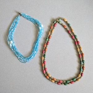 Set of 2 beads necklaces